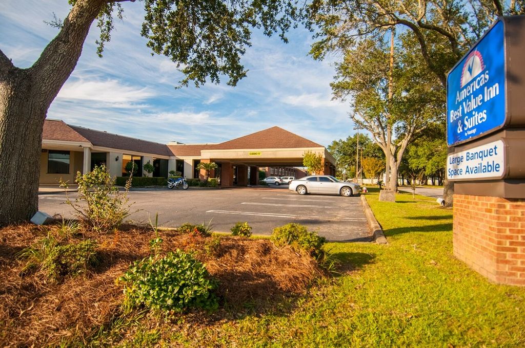 Rest And Relax Inn Pensacola Exterior photo